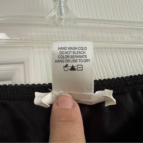 High-rise Black Floral Print Midi Skirt, Size: Small, length 38 inches - Picture 4 of 4